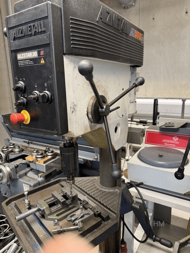 Säulenbohrmaschine Alzmetall Alzstar 30/S Bj. `04 IntNr231518